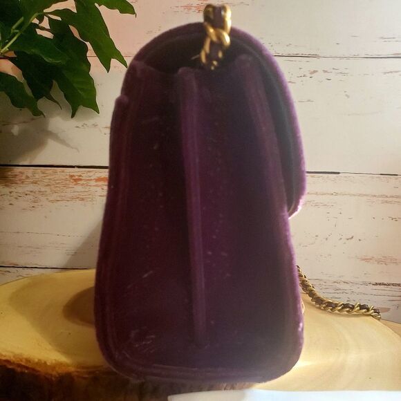 RETAIL COACH Studded Parker Velvet Quilted Bag with Rivets - Picture 13 of 16